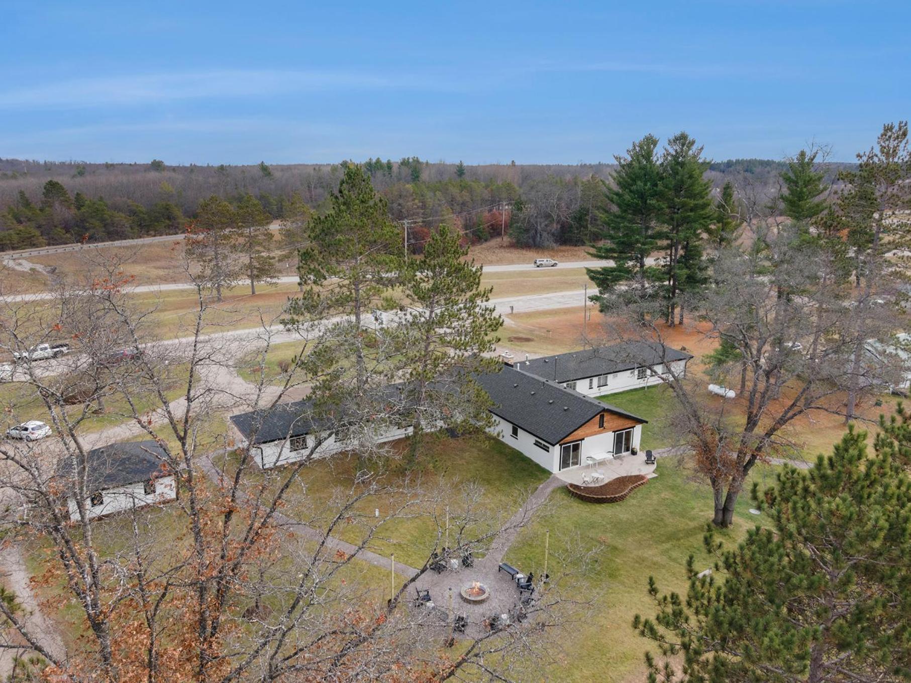 The Windmoor Lodge Grayling Exterior photo