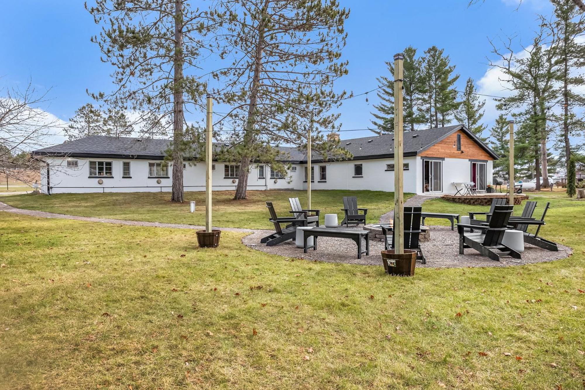 The Windmoor Lodge Grayling Exterior photo